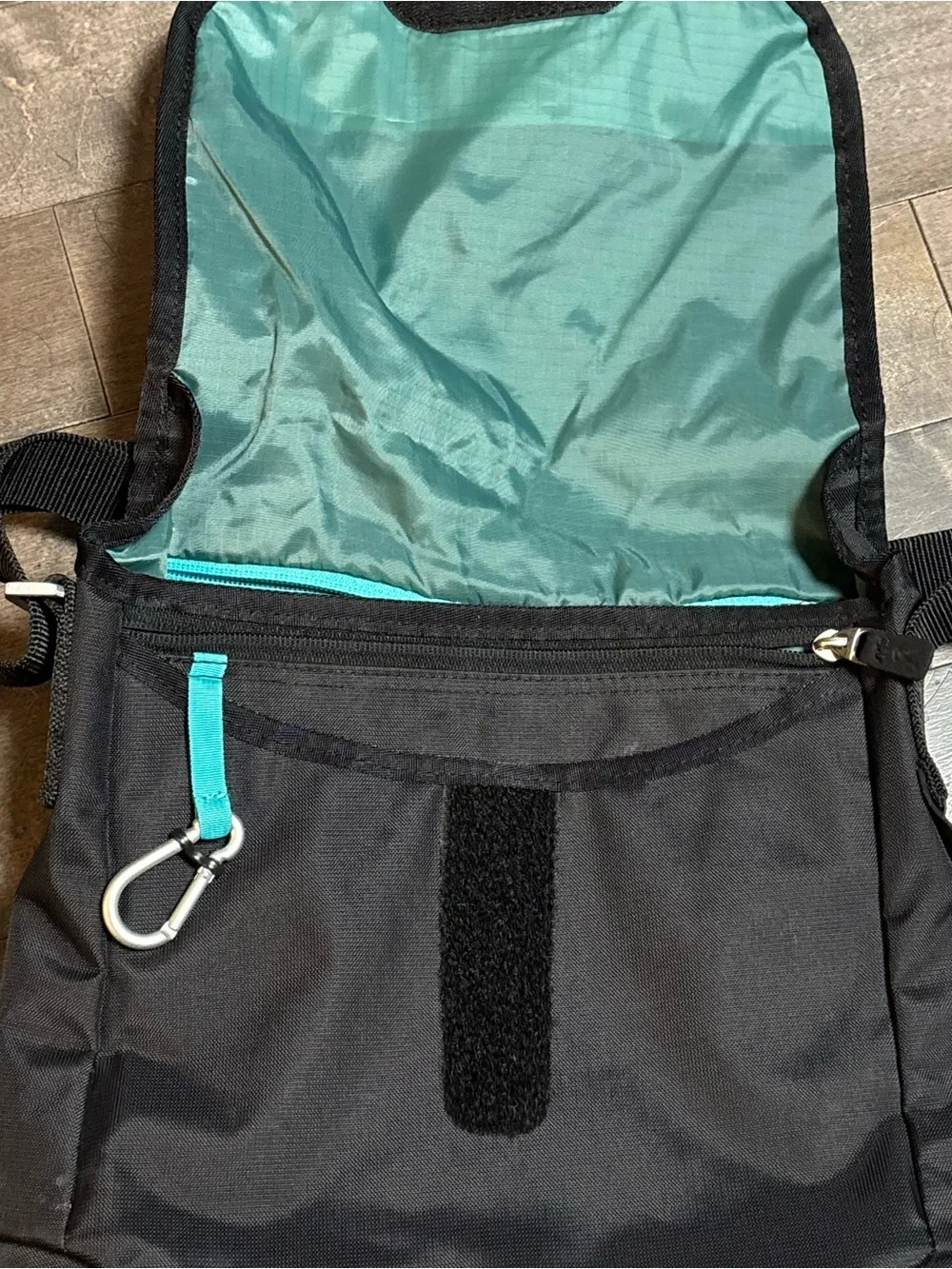 KEEN Hybrid Transport Crossbody Messenger Bag Black Laptop Travel Shoulder